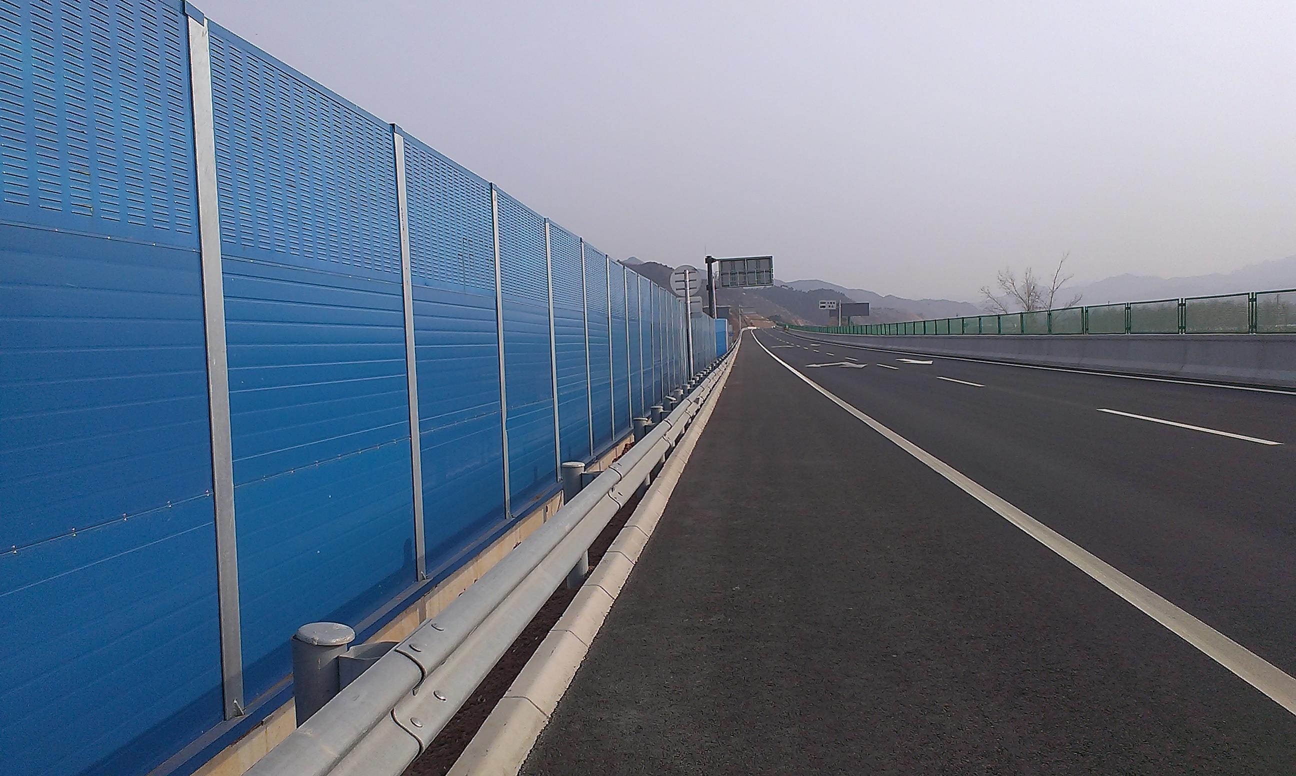 <a href=http://sv6f.cn/news_article?news_id=136>公路聲屏障</a>