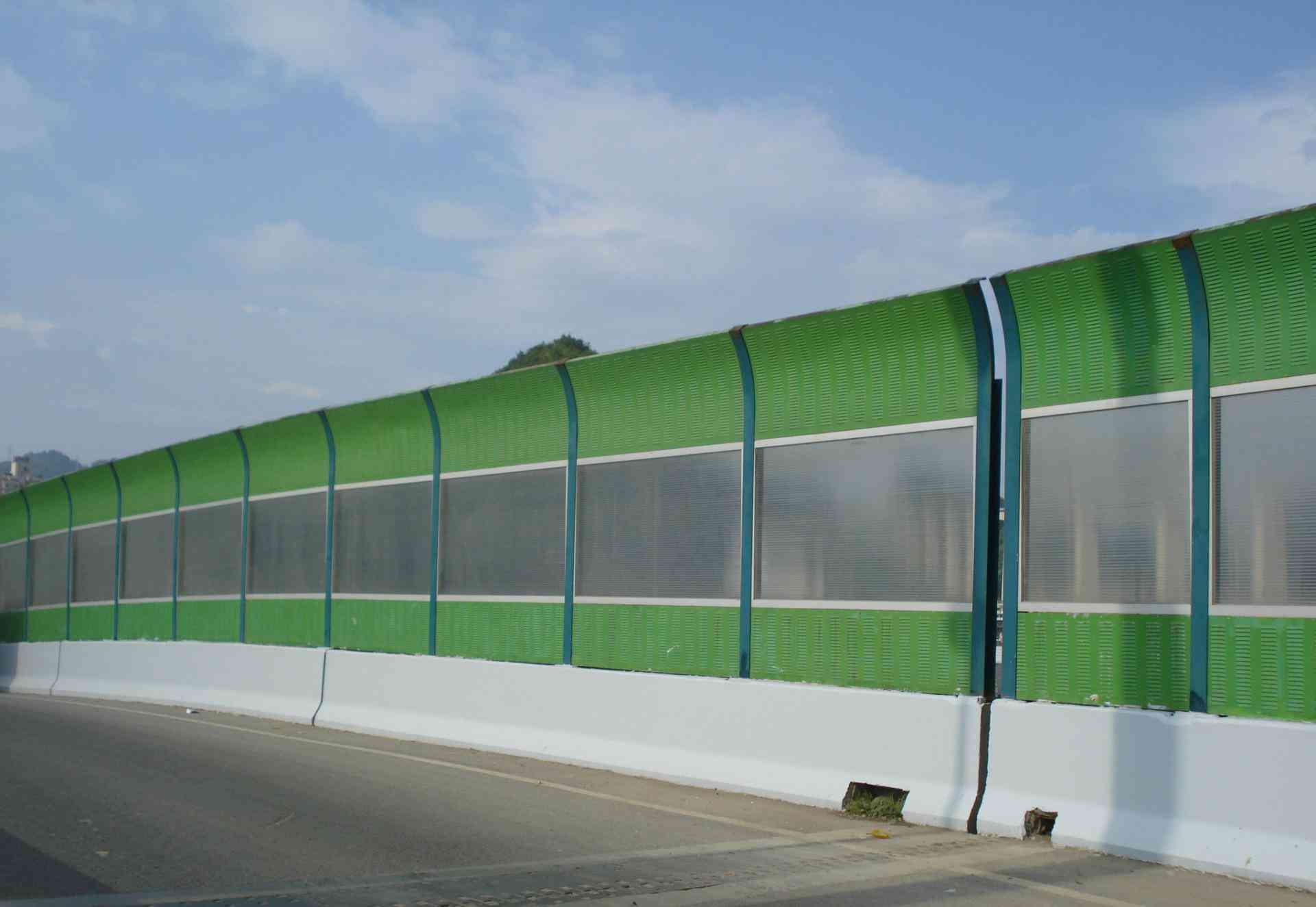 <a href=http://sv6f.cn/news_article?news_id=139>公路聲屏障</a>
